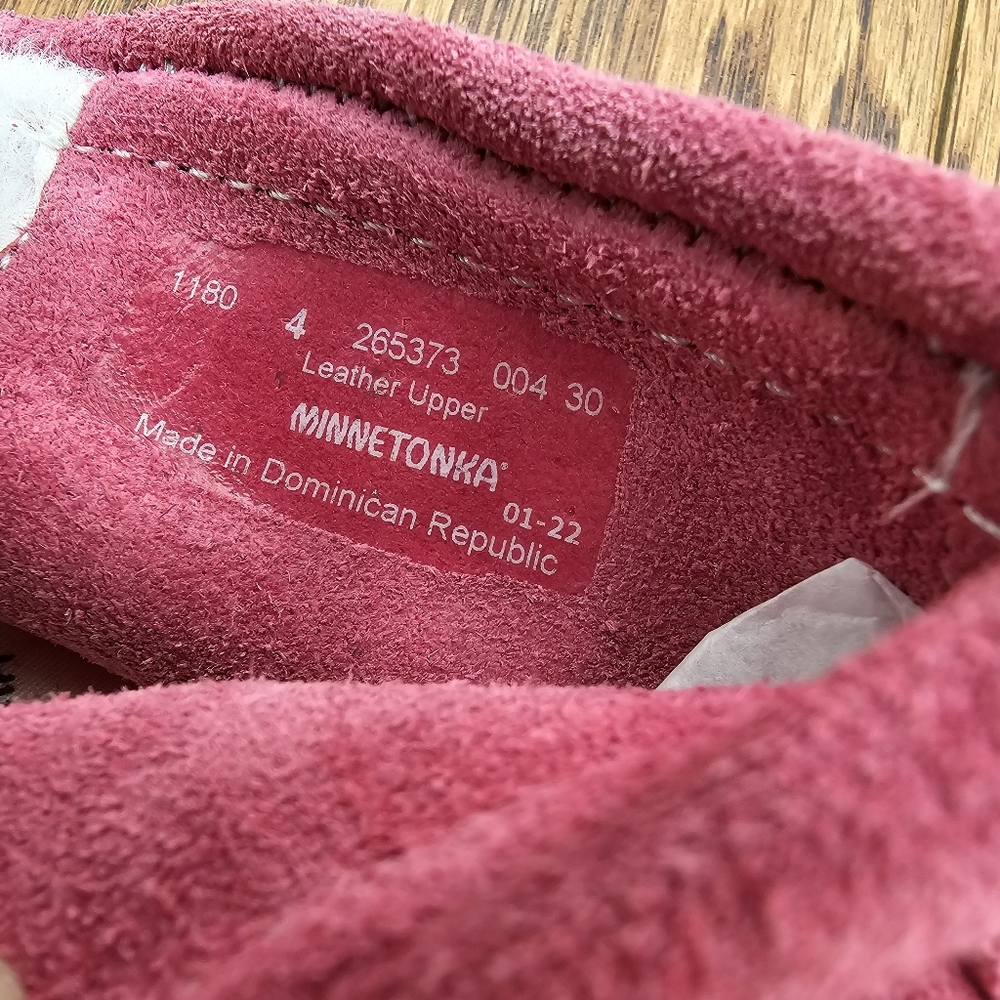 Minnetoka Musk Pink Fringe Infant Moccasins - Picture 2 of 6